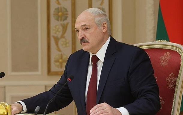 Лукашенко заявил, что не отправит армию на территорию Украины
