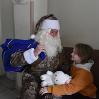 Святий Миколай у пікселі відвідав Запорізьку обласну дитячу лікарню – Урядовий Кур’єр