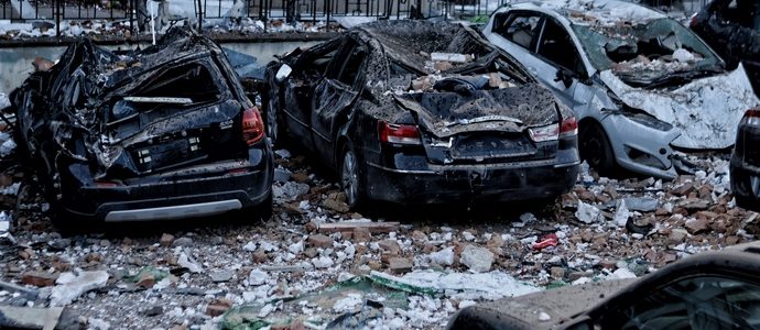 Страхування авто від воєнних ризиків: що пропонують українцям та на яких умовах