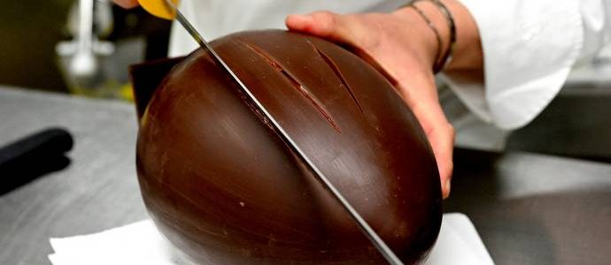 Шоколадки стають дорожчими і меншими. Чому у світі не вистачає какао?